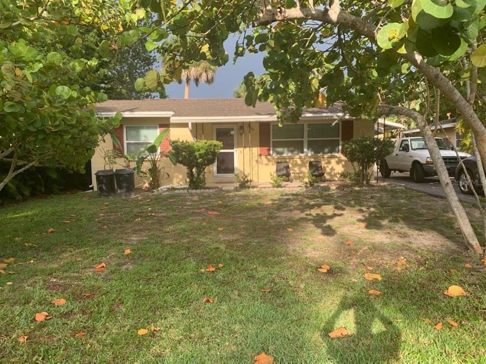 Recently Sold: $425,000 (2 beds, 1 baths, 864 Square Feet)