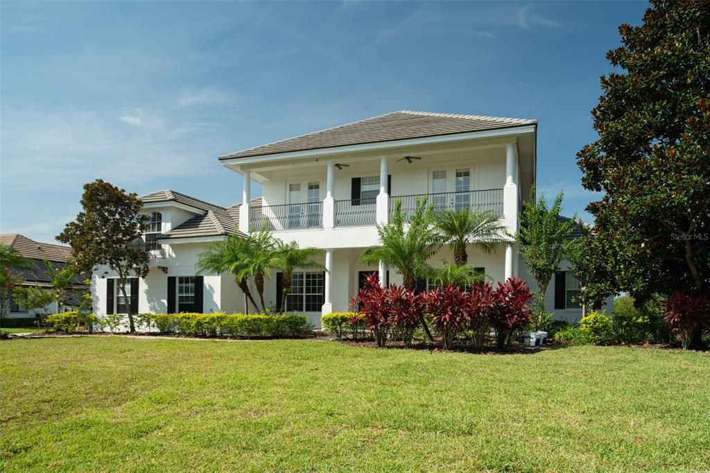 Recently Sold: $1,569,000 (5 beds, 4 baths, 4555 Square Feet)