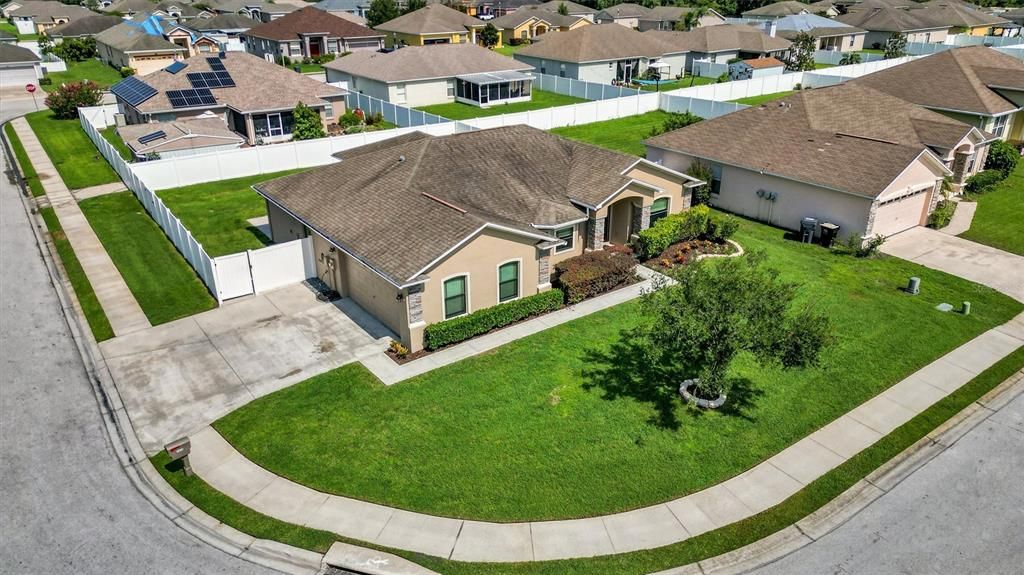 Recently Sold: $359,900 (3 beds, 2 baths, 1718 Square Feet)