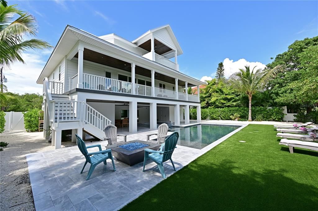Recently Sold: $2,699,999 (3 beds, 3 baths, 2659 Square Feet)