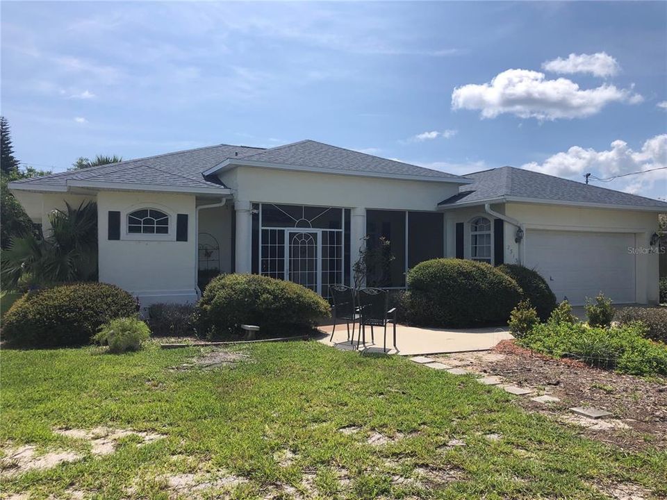 Recently Sold: $560,000 (3 beds, 2 baths, 1940 Square Feet)