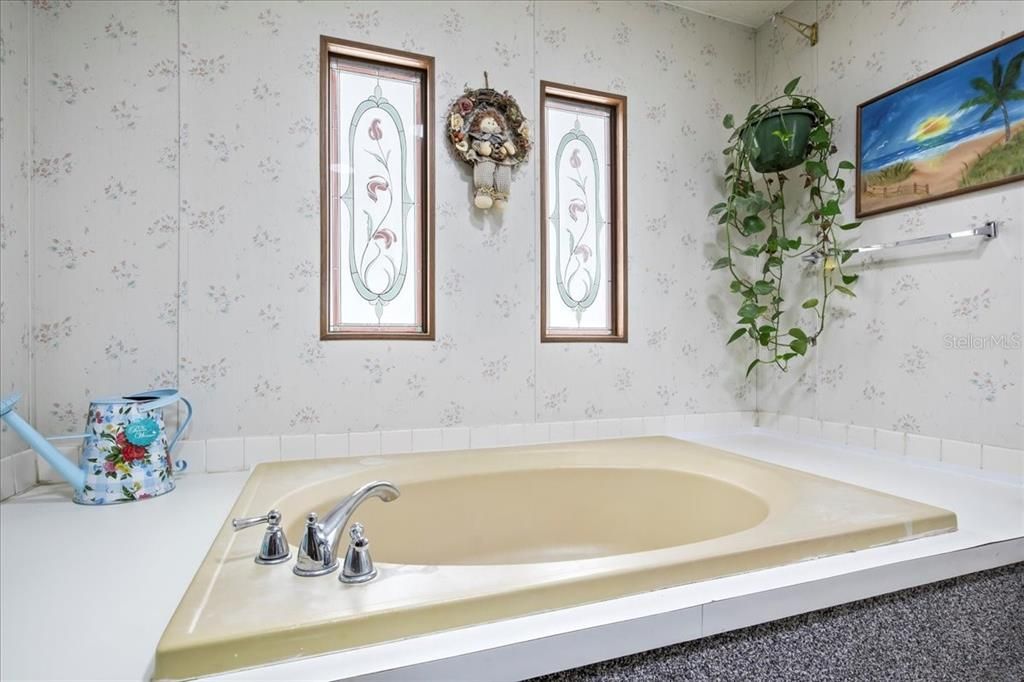 最近售出: $240,000 (3 贝兹, 2 浴室, 2020 平方英尺)