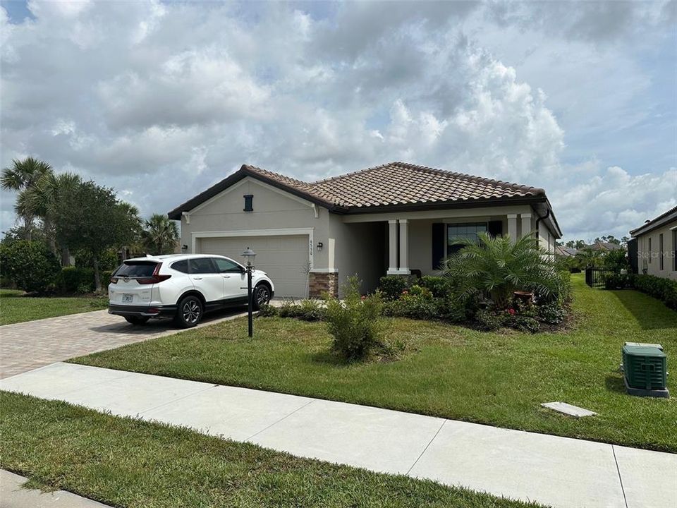 Recently Rented: $2,900 (3 beds, 3 baths, 1836 Square Feet)