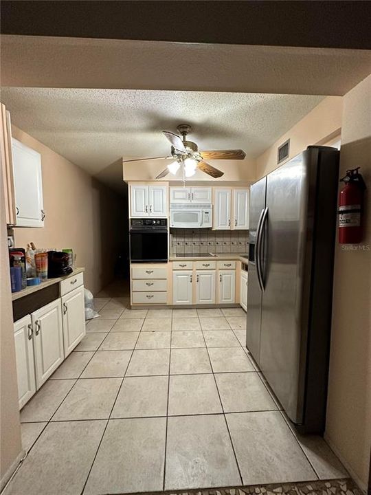 Active With Contract: $140,000 (2 beds, 1 baths, 1100 Square Feet)