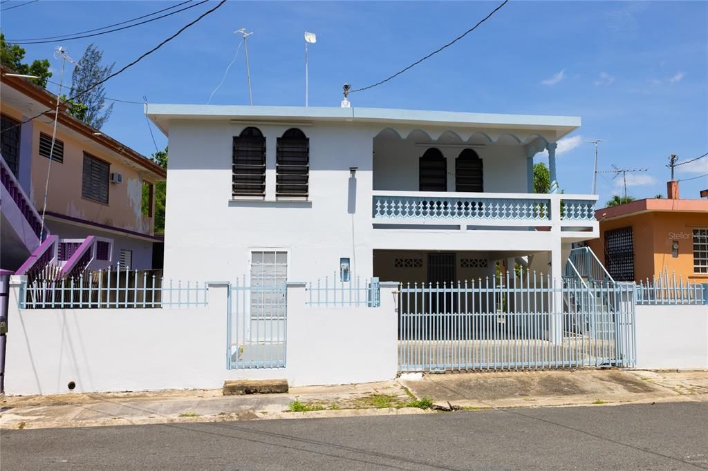 Recently Sold: $131,900 (4 beds, 2 baths, 1879 Square Feet)