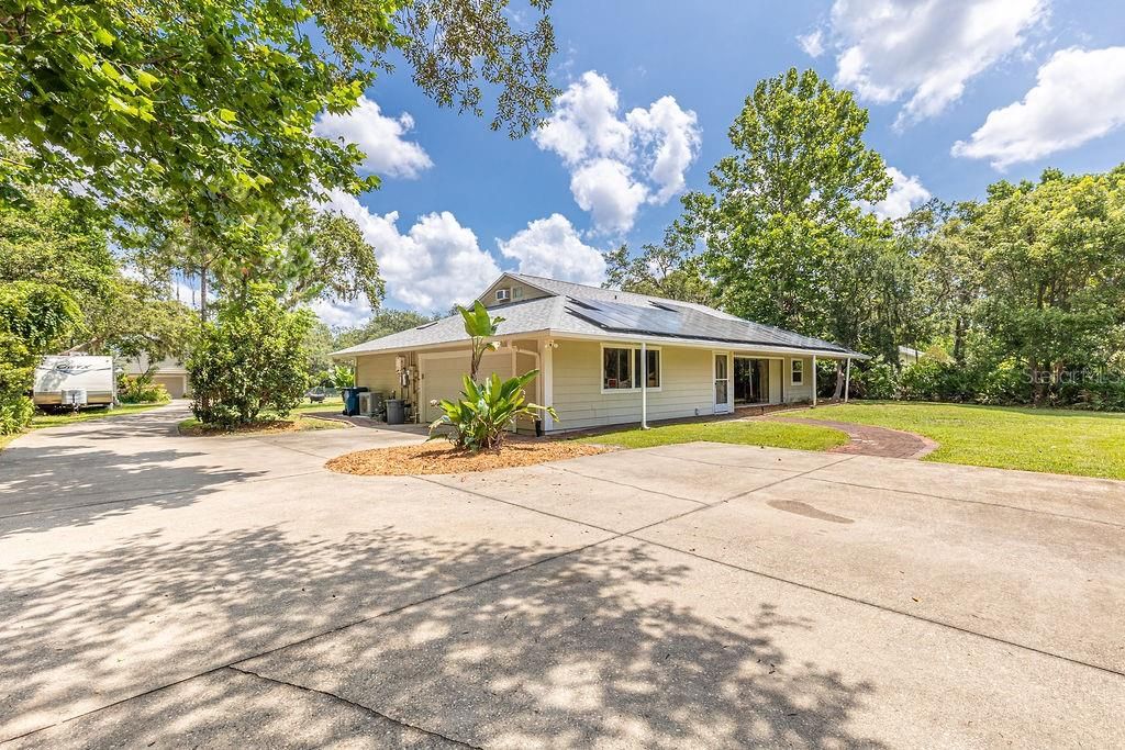 Recently Sold: $699,900 (5 beds, 3 baths, 3242 Square Feet)