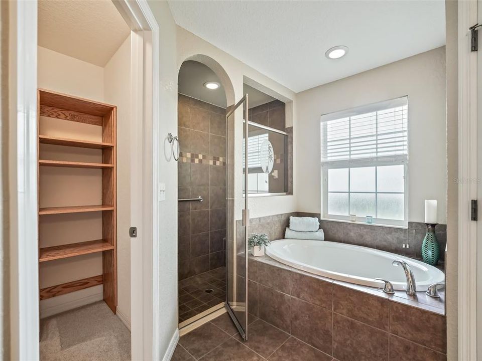 Недавно продано: $360,000 (3 спален, 2 ванн, 1474 Квадратных фут)