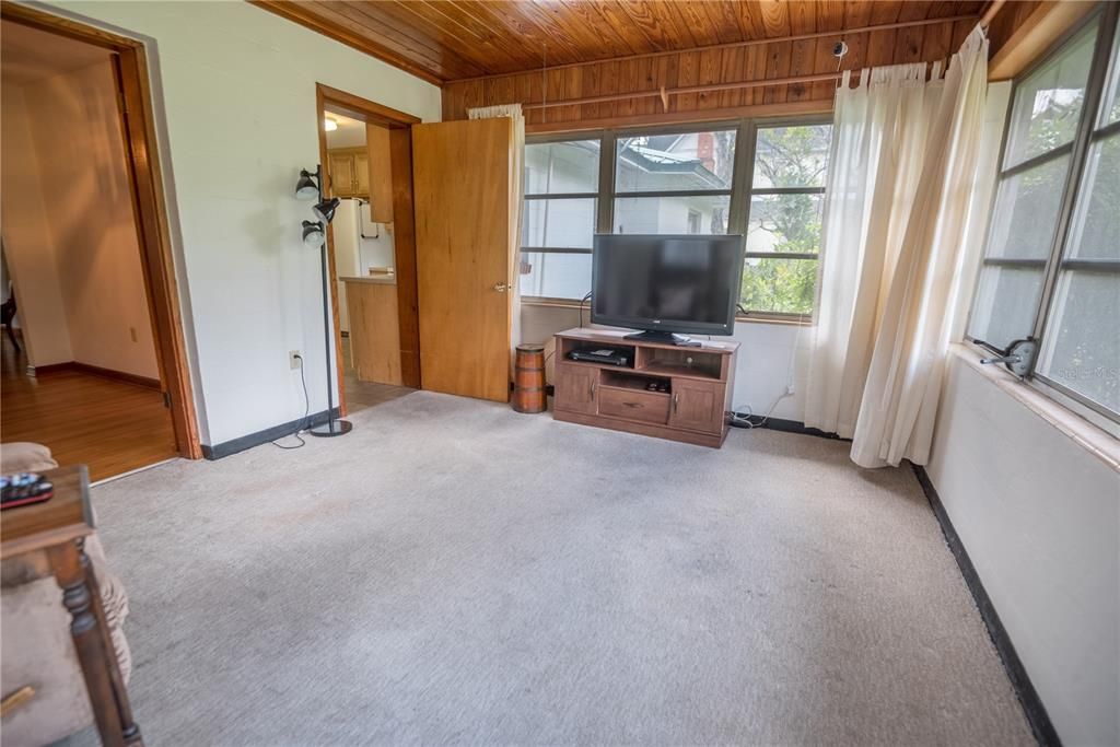 Recently Sold: $309,000 (3 beds, 2 baths, 1362 Square Feet)