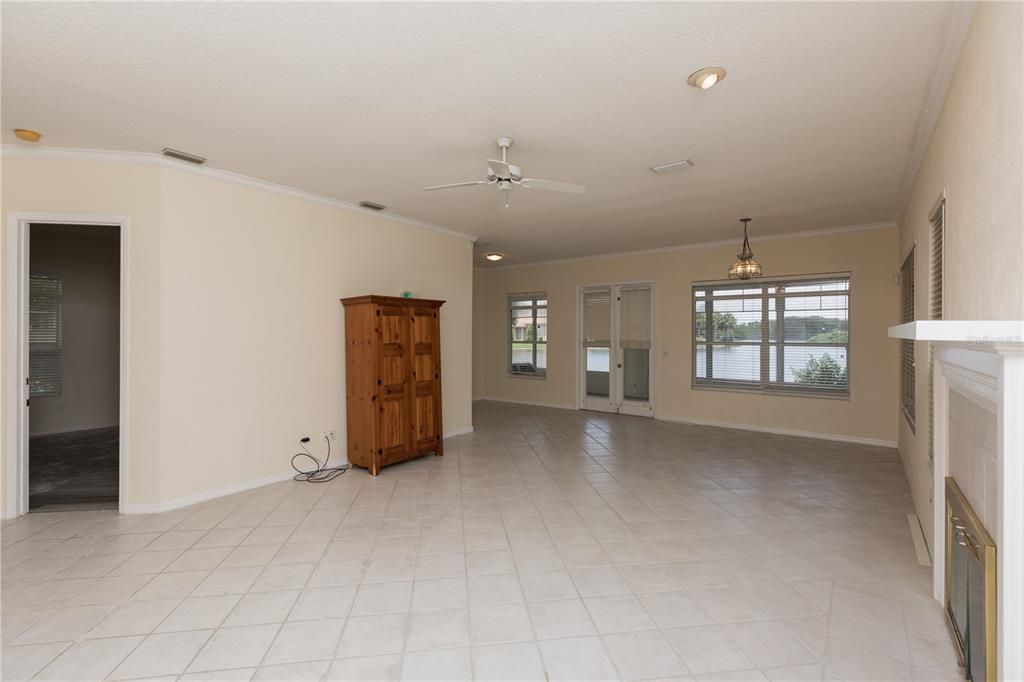 Recently Sold: $399,000 (2 beds, 2 baths, 2382 Square Feet)