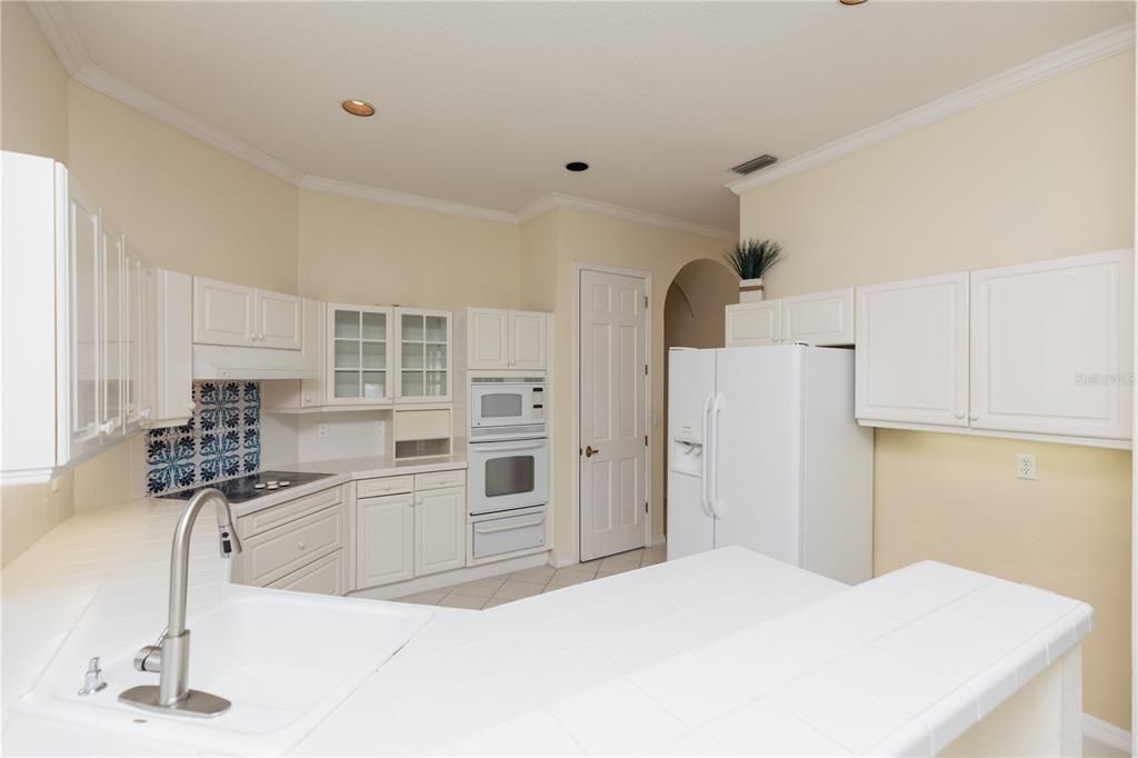 Recently Sold: $399,000 (2 beds, 2 baths, 2382 Square Feet)