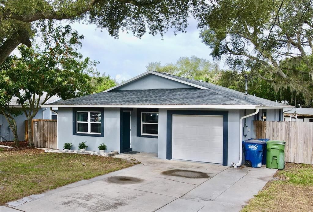 Recently Rented: $2,950 (3 beds, 2 baths, 1360 Square Feet)