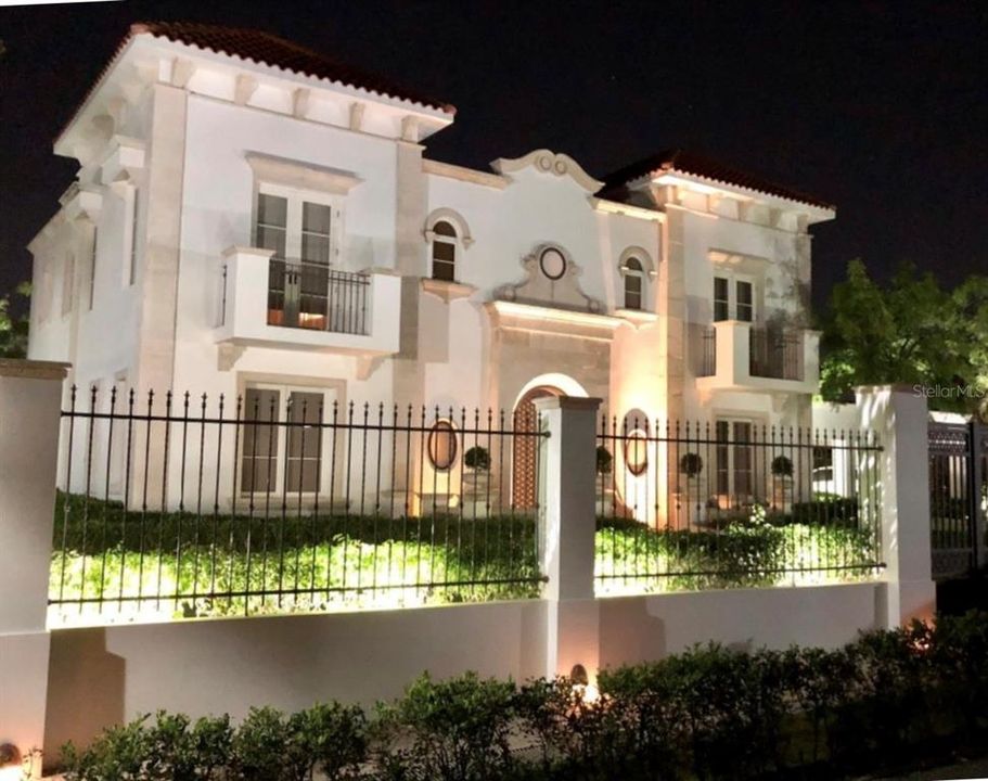 Vendido Recientemente: $3,500,000 (6 camas, 5 baños, 5052 Pies cuadrados)