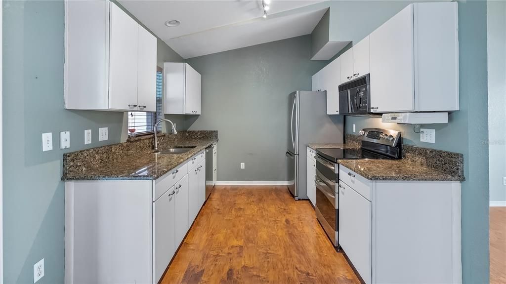 Recently Sold: $344,000 (3 beds, 2 baths, 1184 Square Feet)