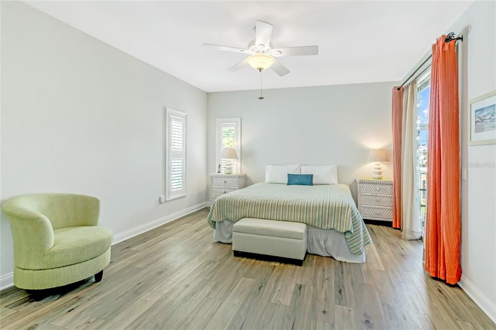 Active With Contract: $2,175,000 (3 beds, 2 baths, 2365 Square Feet)