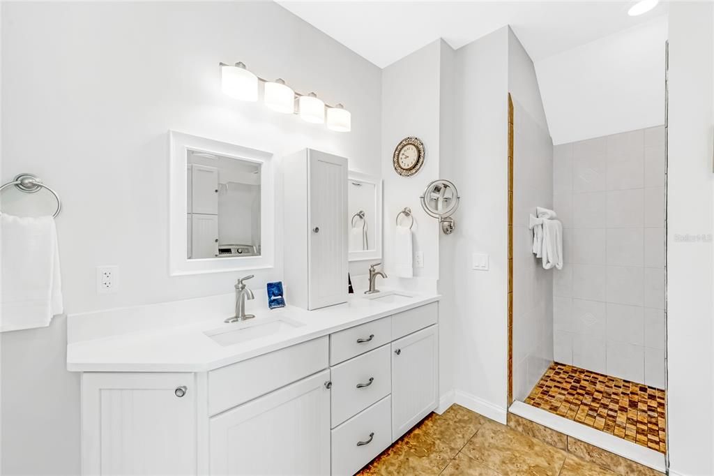 Active With Contract: $2,175,000 (3 beds, 2 baths, 2365 Square Feet)