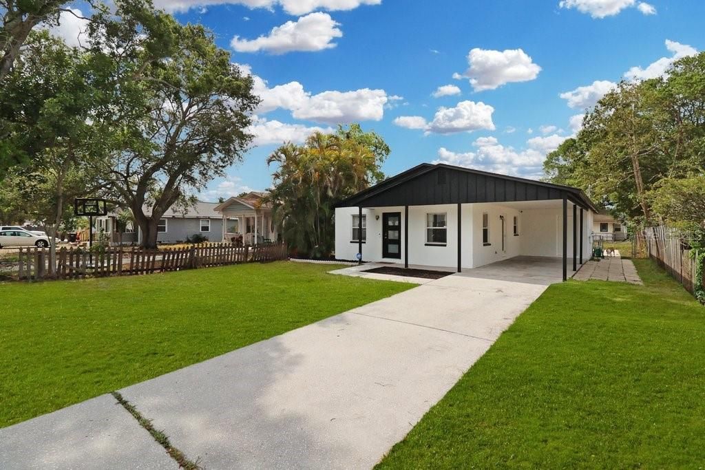 Recently Sold: $315,000 (3 beds, 2 baths, 1063 Square Feet)