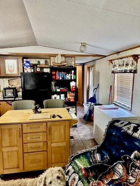 Recently Sold: $275,000 (3 beds, 2 baths, 980 Square Feet)