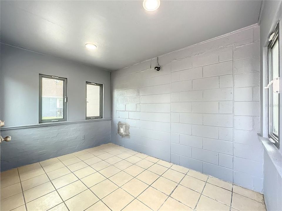 最近售出: $309,000 (0 贝兹, 0 浴室, 816 平方英尺)