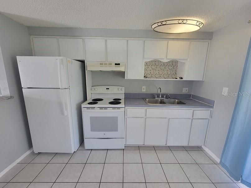 Recently Rented: $1,800 (2 beds, 1 baths, 1040 Square Feet)