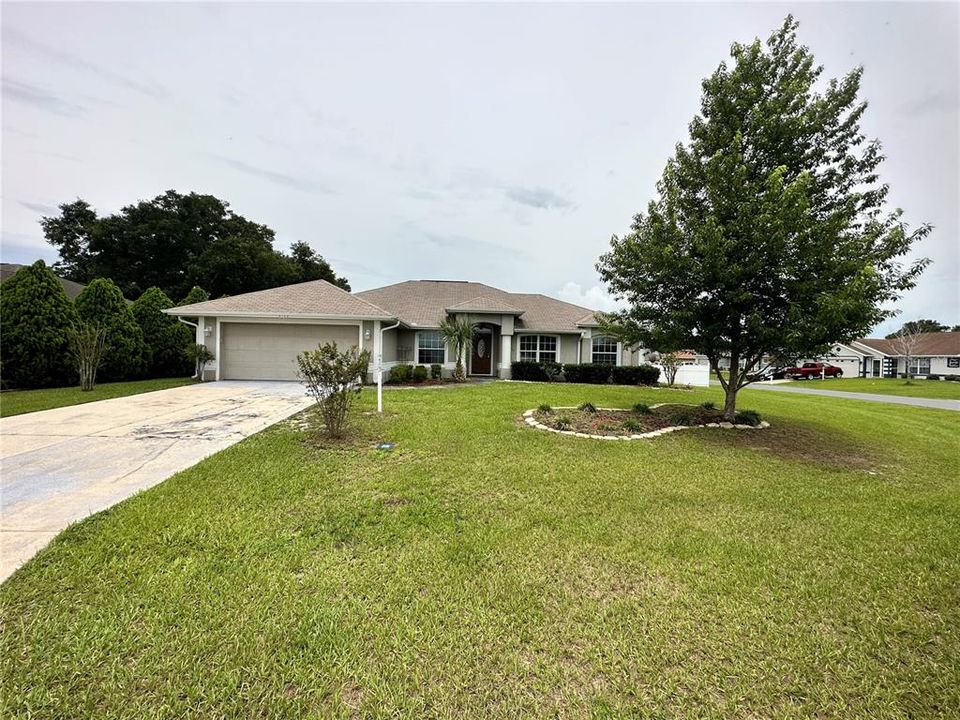 Recently Sold: $180,000 (3 beds, 2 baths, 1777 Square Feet)