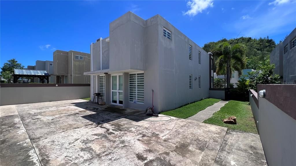 Recently Sold: $320,000 (4 beds, 2 baths, 2600 Square Feet)