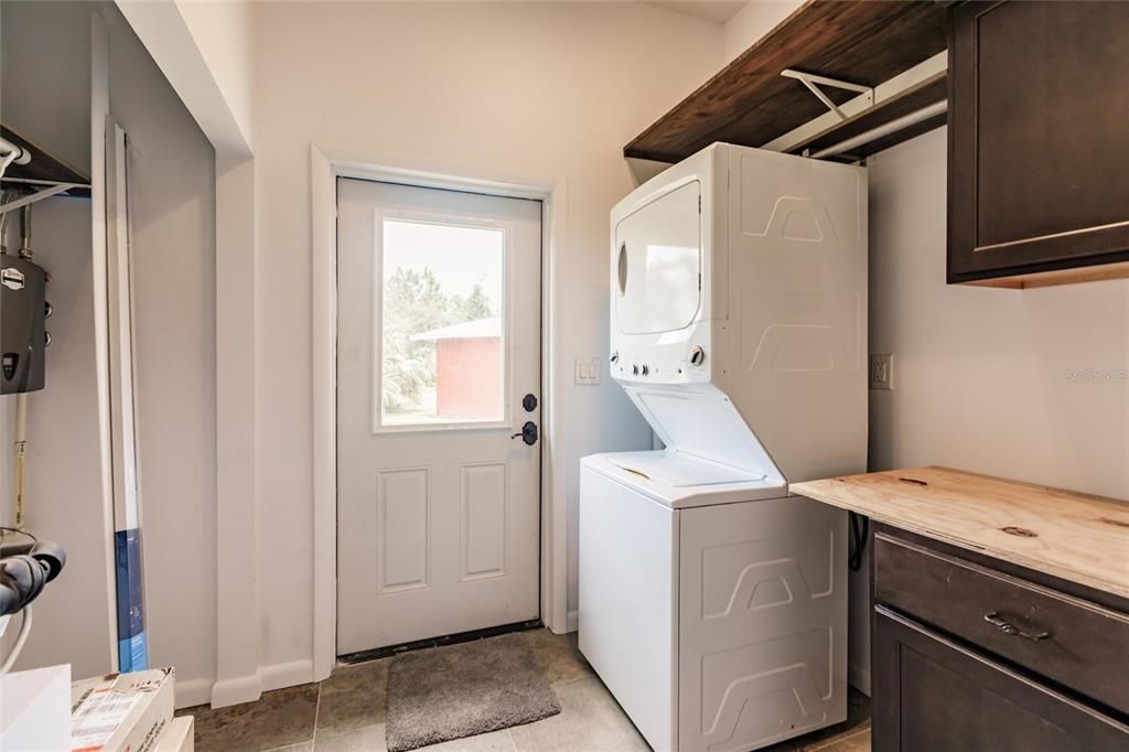 Recently Sold: $499,000 (1 beds, 1 baths, 909 Square Feet)