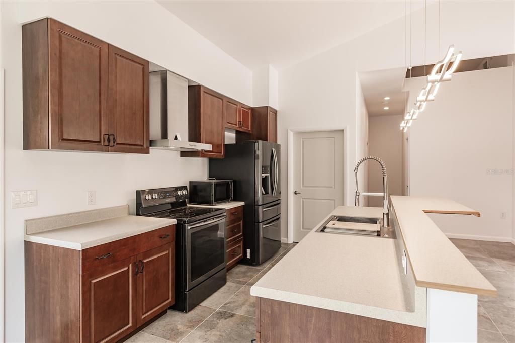 Recently Sold: $499,000 (1 beds, 1 baths, 909 Square Feet)