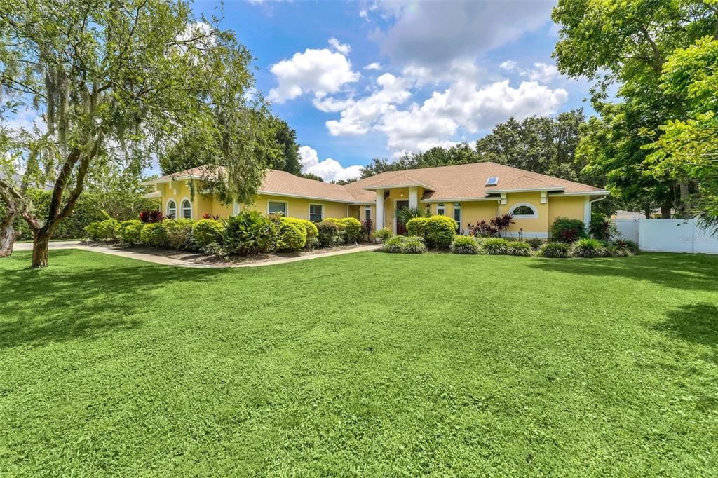 Recently Sold: $899,000 (4 beds, 3 baths, 2911 Square Feet)