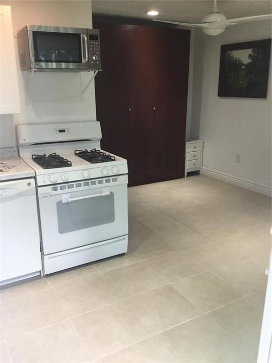 Recently Rented: $1,200 (1 beds, 1 baths, 280 Square Feet)