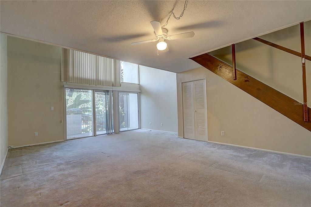 Active With Contract: $140,000 (1 beds, 1 baths, 954 Square Feet)