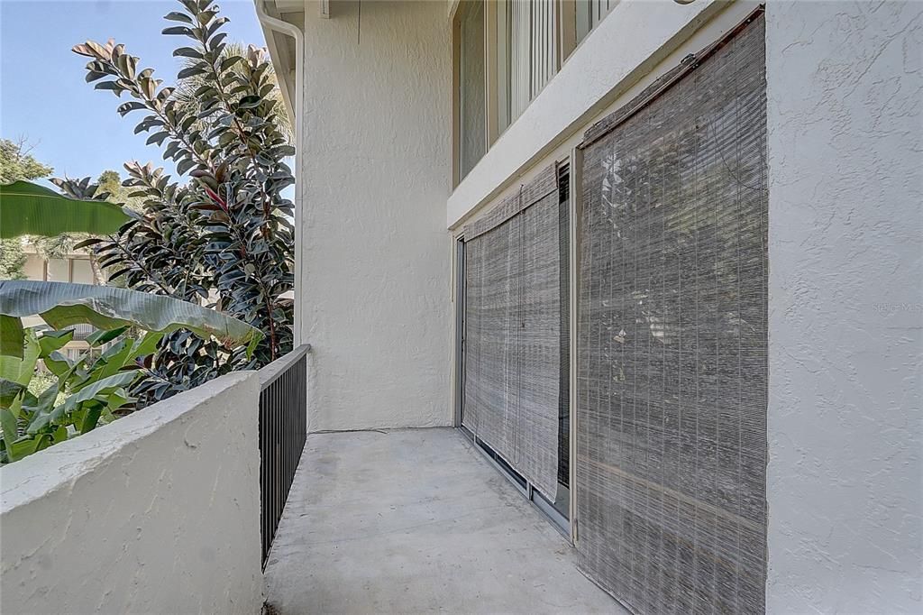 Active With Contract: $140,000 (1 beds, 1 baths, 954 Square Feet)