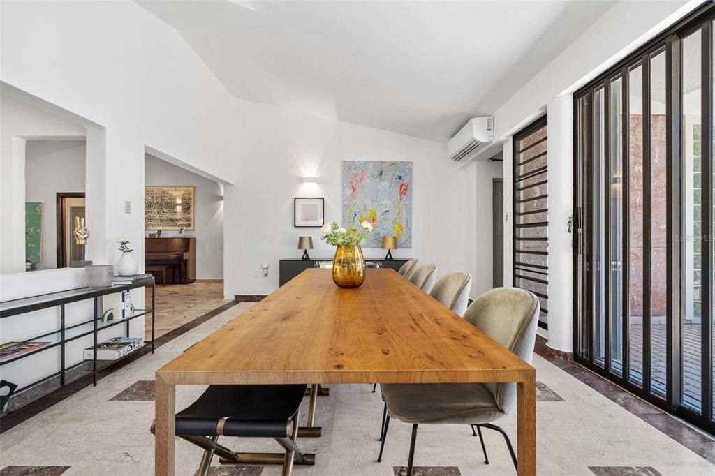 Recently Sold: $1,300,000 (5 beds, 4 baths, 4520 Square Feet)