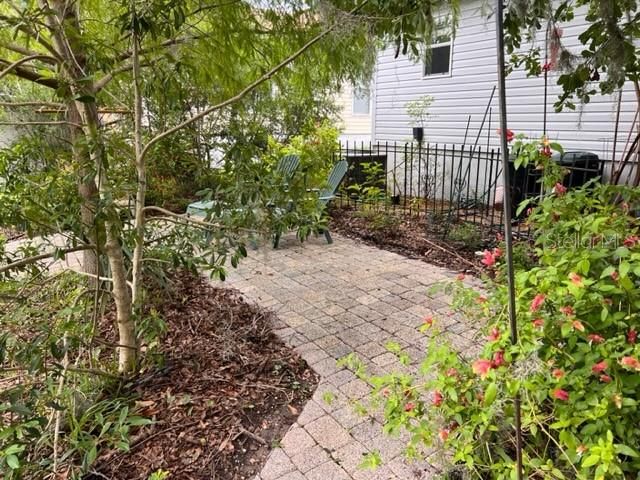 Recently Sold: $410,000 (3 beds, 2 baths, 1251 Square Feet)