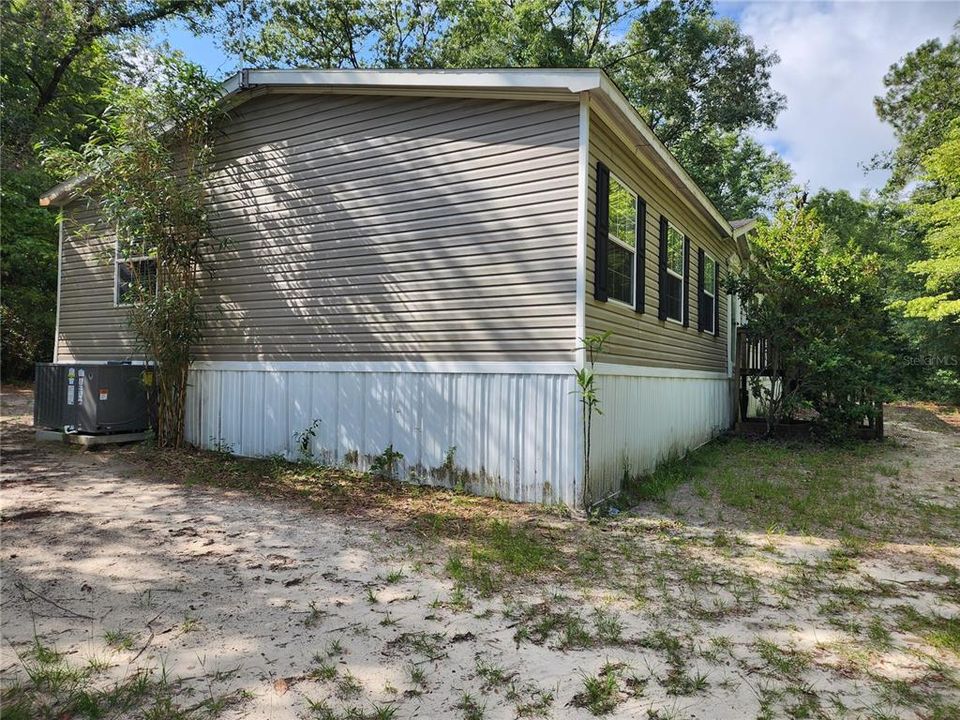 Recently Sold: $200,000 (3 beds, 2 baths, 1800 Square Feet)