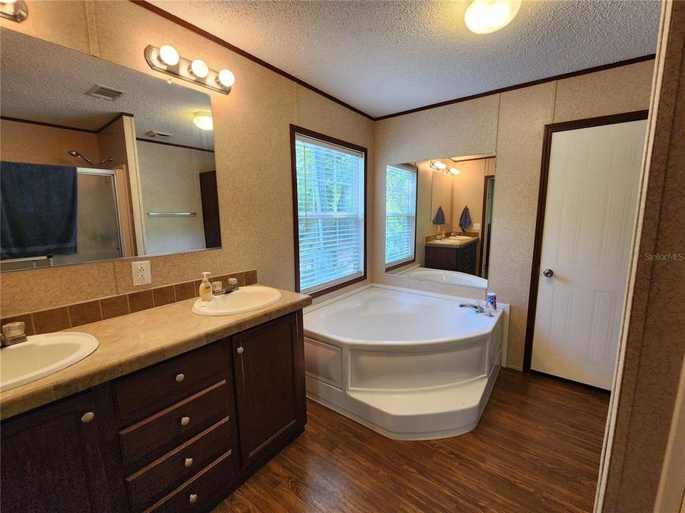 Недавно продано: $200,000 (3 спален, 2 ванн, 1800 Квадратных фут)
