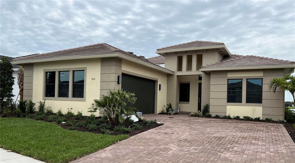 Recently Sold: $875,355 (3 beds, 3 baths, 2563 Square Feet)