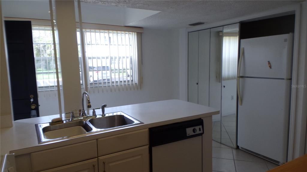Recently Sold: $145,000 (2 beds, 2 baths, 1086 Square Feet)