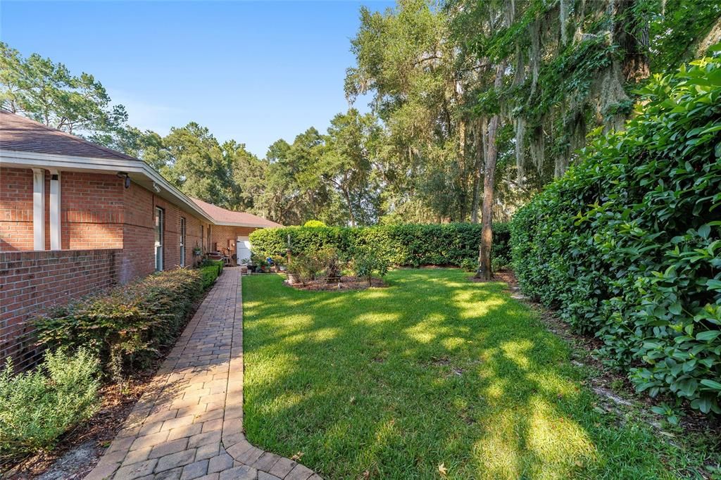 Recently Sold: $975,000 (4 beds, 3 baths, 3712 Square Feet)