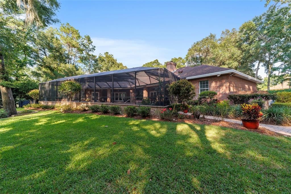 Recently Sold: $975,000 (4 beds, 3 baths, 3712 Square Feet)