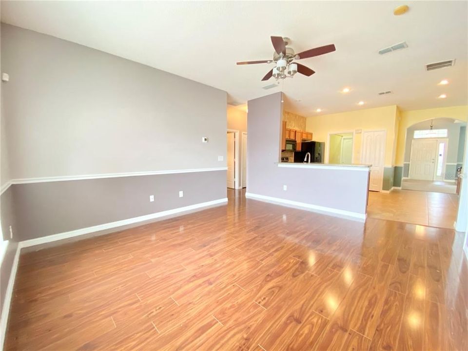 Active With Contract: $2,200 (3 beds, 2 baths, 1921 Square Feet)