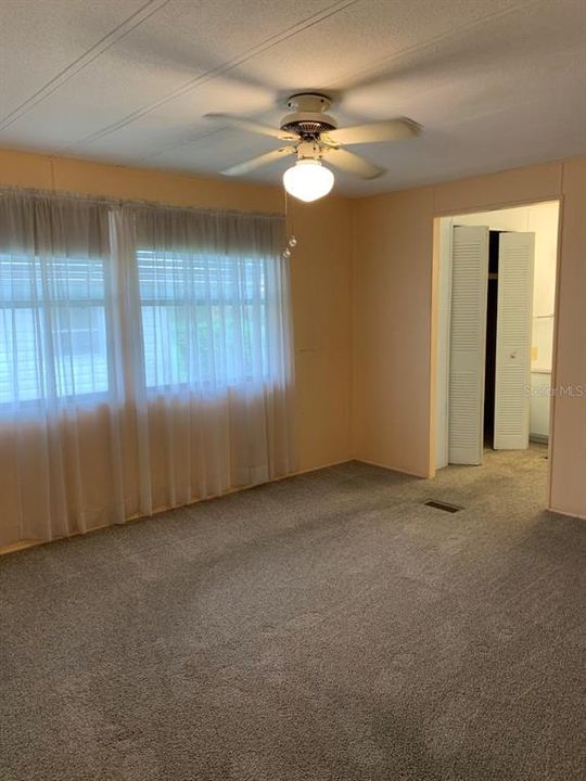 Recently Rented: $1,100 (2 beds, 2 baths, 960 Square Feet)