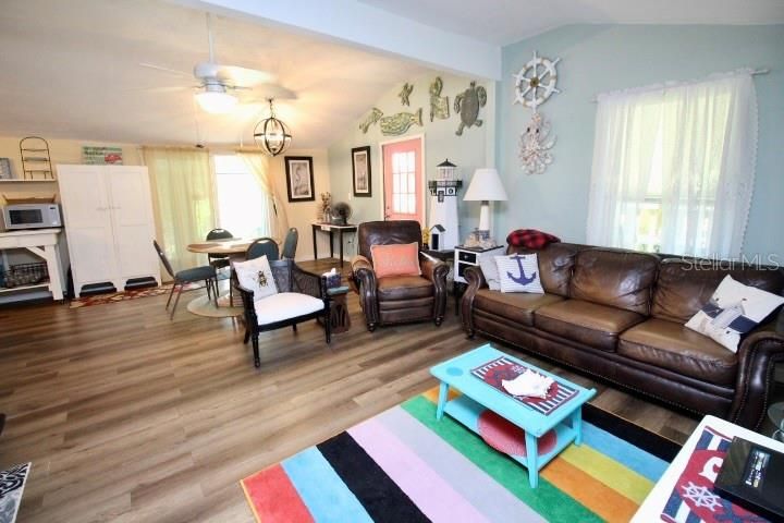 Recently Sold: $249,900 (1 beds, 1 baths, 1416 Square Feet)