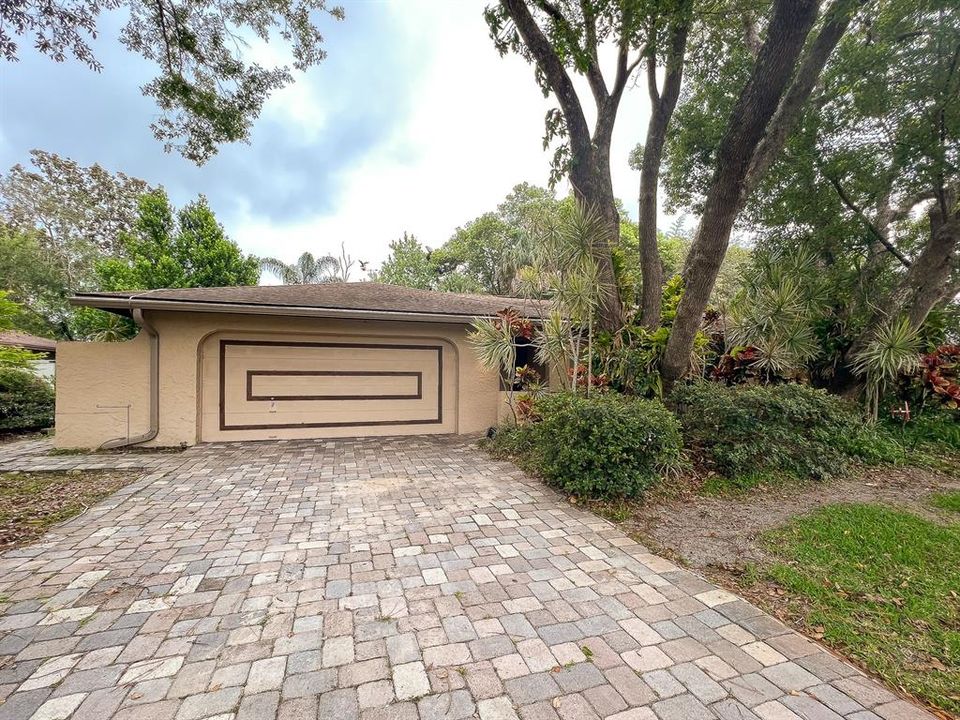 Recently Sold: $425,000 (3 beds, 2 baths, 1654 Square Feet)
