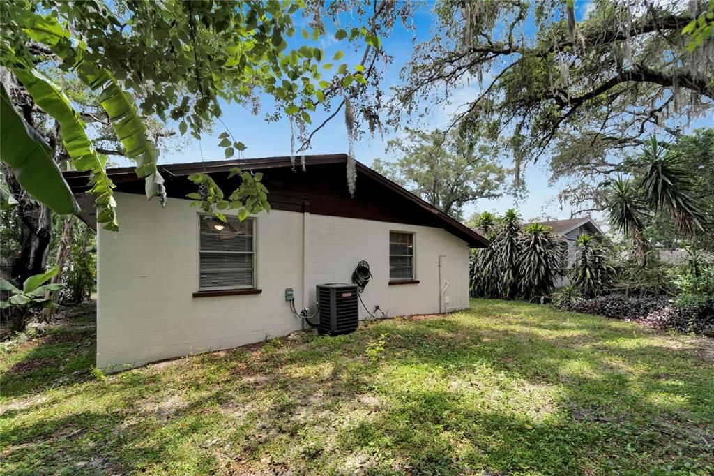 For Sale: $250,000 (3 beds, 1 baths, 1018 Square Feet)