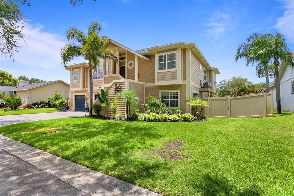 Recently Sold: $899,900 (3 beds, 2 baths, 3331 Square Feet)