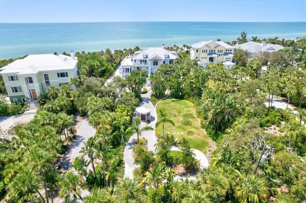 Recently Sold: $4,695,000 (4 beds, 5 baths, 5312 Square Feet)