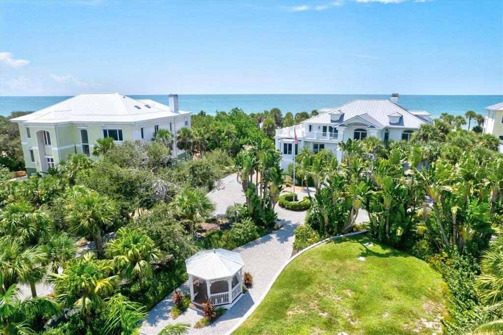 Recently Sold: $4,695,000 (4 beds, 5 baths, 5312 Square Feet)