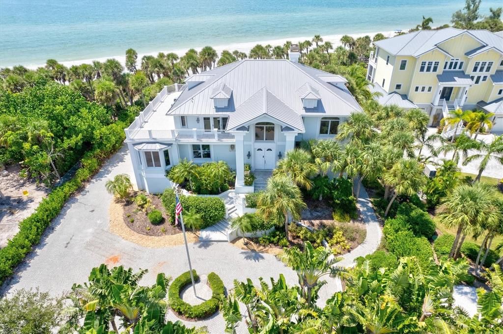 Recently Sold: $4,695,000 (4 beds, 5 baths, 5312 Square Feet)