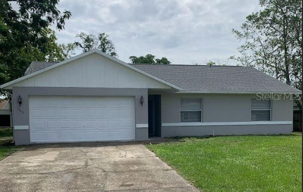 Recently Rented: $1,800 (3 beds, 2 baths, 1390 Square Feet)