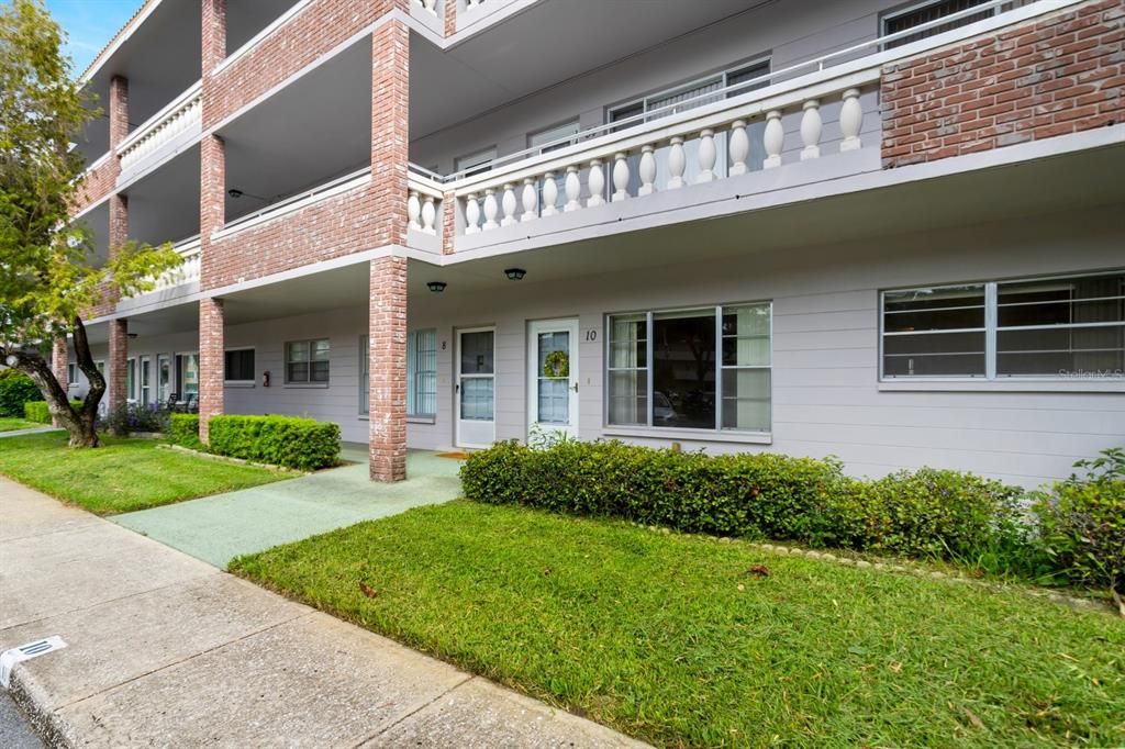 Recently Sold: $180,000 (2 beds, 2 baths, 1100 Square Feet)